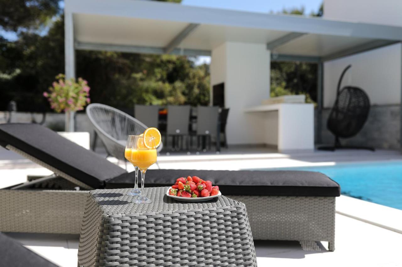 Luxury Villa Nada With Pool Petrčane Exterior foto